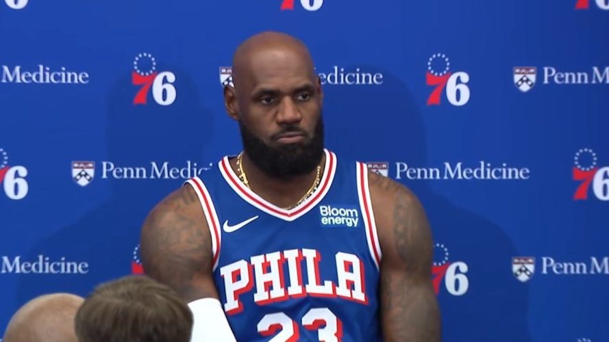 LeBron James en el campamento de entrenamiento de los Philadelphia 76ers durante la pretemporada 2026