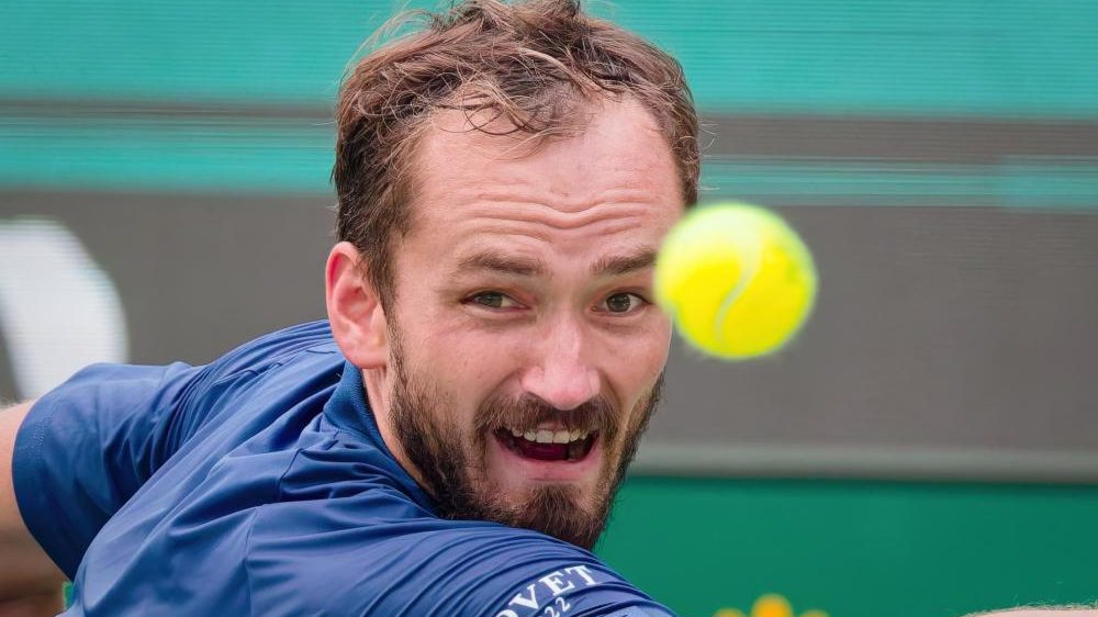 Daniil Medvedev celebrando su victoria en cuartos de final del ATP 500 de Viena contra Adrian Mannarino
