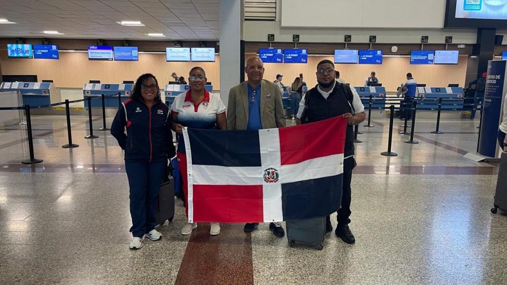 Delegación dominicana en el Aeropuerto Las Américas antes de viajar a Dakar para los Juegos Juveniles 2026