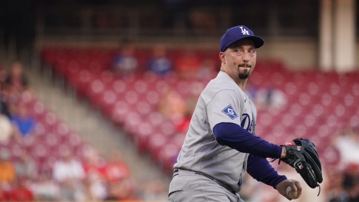 Blake Snell lanzando desde el montículo durante su apertura ante los Cincinnati Reds el 16 de septiembre de 2026