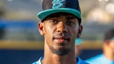 Claudio Custodio con uniforme de los Bravos de Margarita durante los entrenamientos de la LVBP 2026-2027