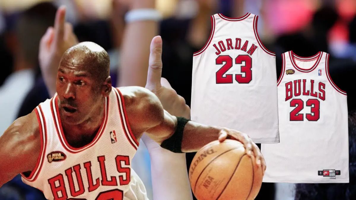 Camiseta número 23 de Michael Jordan usada en las Finales NBA 1998 entre Chicago Bulls y Utah Jazz