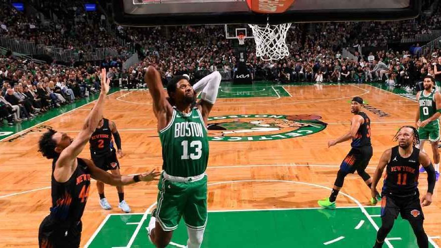 Jayson Tatum celebrando una canasta en el partido entre los Celtics y los Knicks