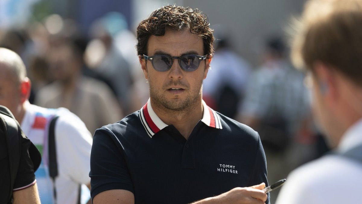 Sergio Checo Pérez al volante del monoplaza de Cadillac en el circuito de Sepang, Malasia