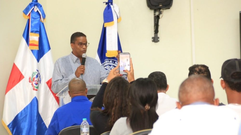 Conferencia de nutrición deportiva del Comisionado Nacional de Béisbol en el auditorio de la UASD en San Juan
