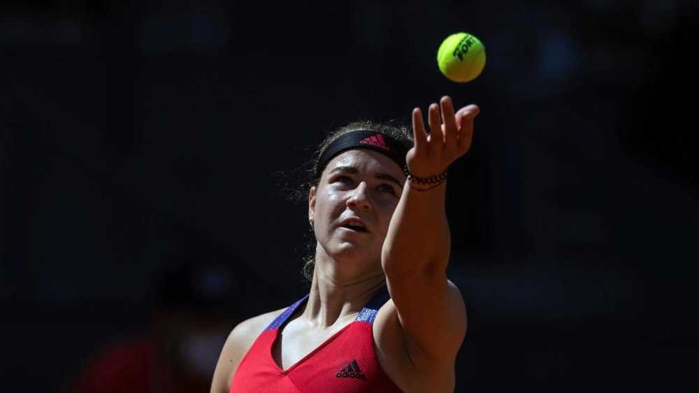 Karolina Muchova celebra un punto ante Kalinina en la final de la Copa Billie Jean King en Shenzhen