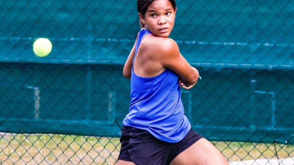 Cancha de tenis del Centro Nacional de Tenis del Parque del Este en Santo Domingo durante un torneo ITF Junior