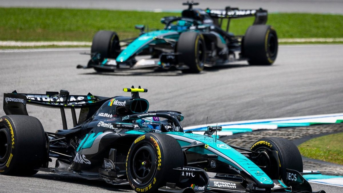 Oscar Piastri al volante del McLaren durante la clasificación del GP de Bahréin en Malasia 2026