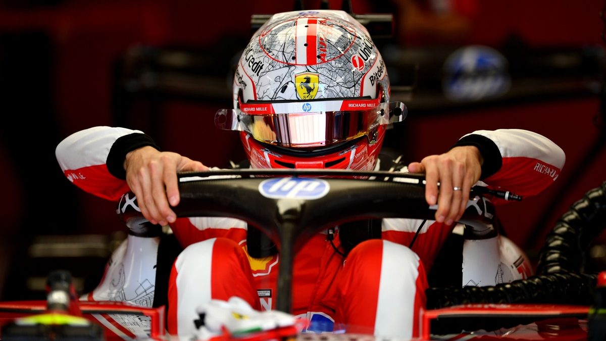 Charles Leclerc al volante de su Ferrari en los entrenamientos libres del Gran Premio de Estados Unidos en el Circuito de las Américas, Austin