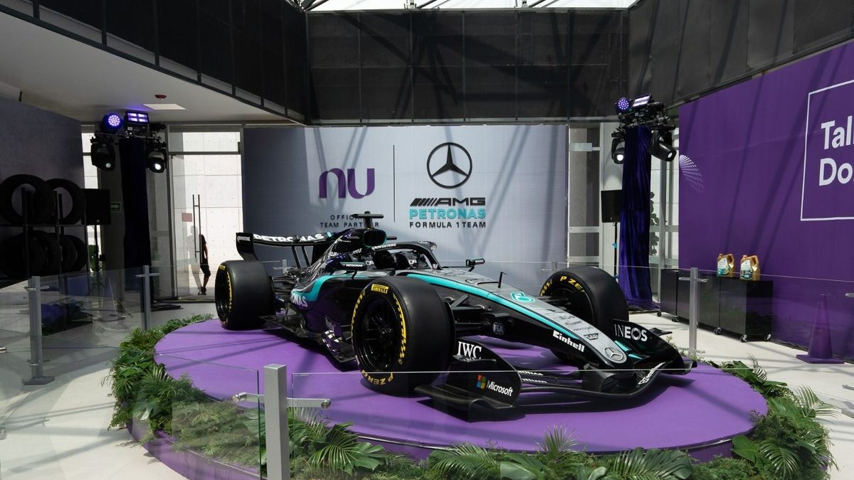 Réplica del monoplaza Mercedes-AMG W17 E Performance expuesto en el Museo MUNET del Bosque de Chapultepec, Ciudad de México