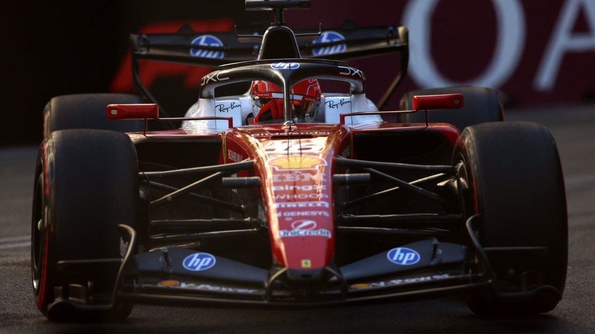 Charles Leclerc en el Ferrari SF-26 durante una sesión de clasificación de Fórmula 1