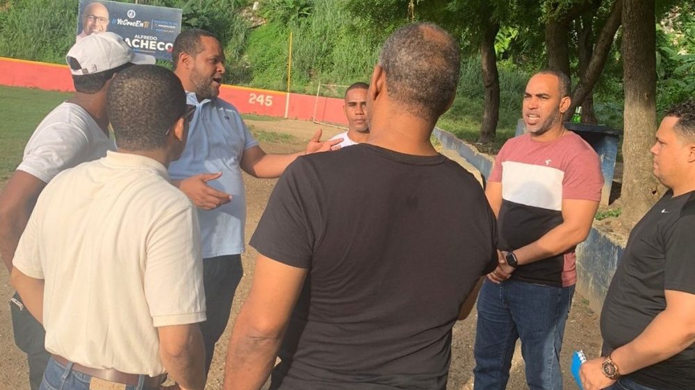 Representantes de UNLICLUDECREY anuncian las fiestas patronales de Cristo Rey en Santo Domingo