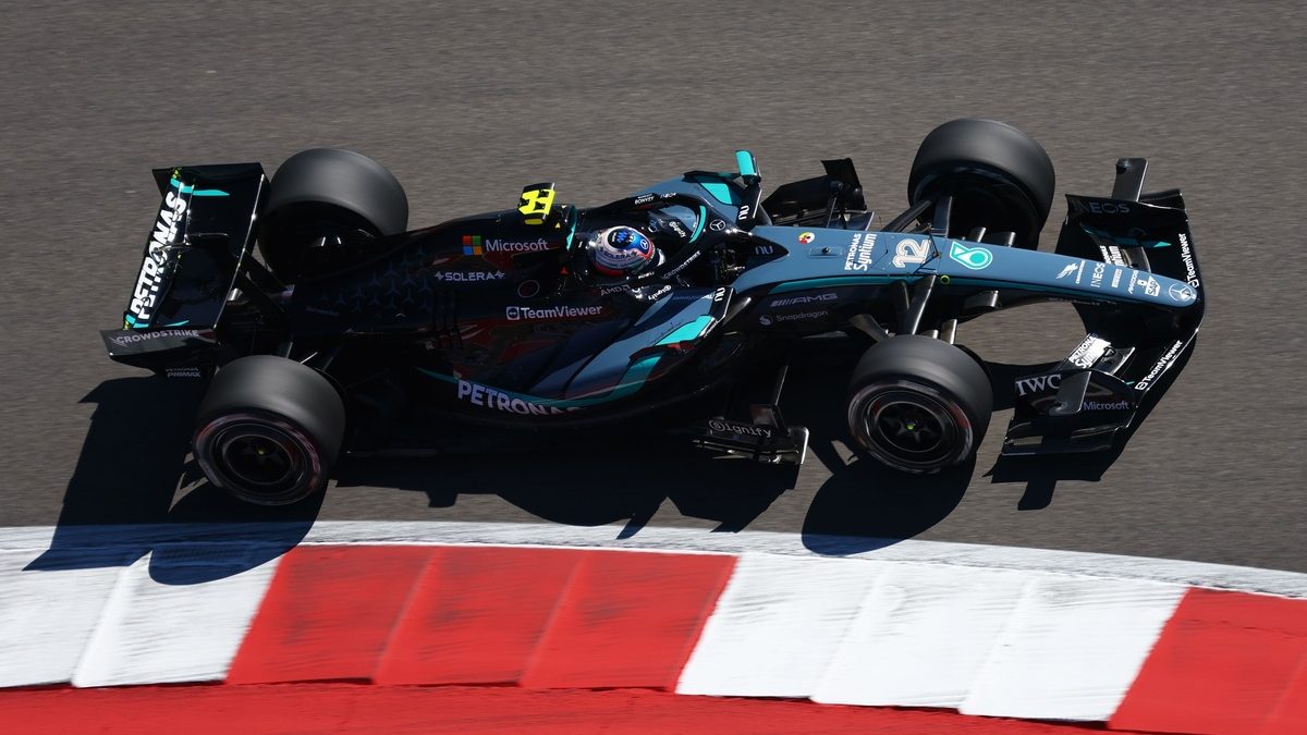 Kimi Antonelli al volante del Mercedes W17 durante los entrenamientos libres en el Circuito de Las Américas, Austin