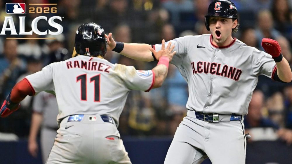 José Ramírez celebra al anotar carrera en el octavo inning del Juego 1 de la SCLA entre Guardianes y Rays