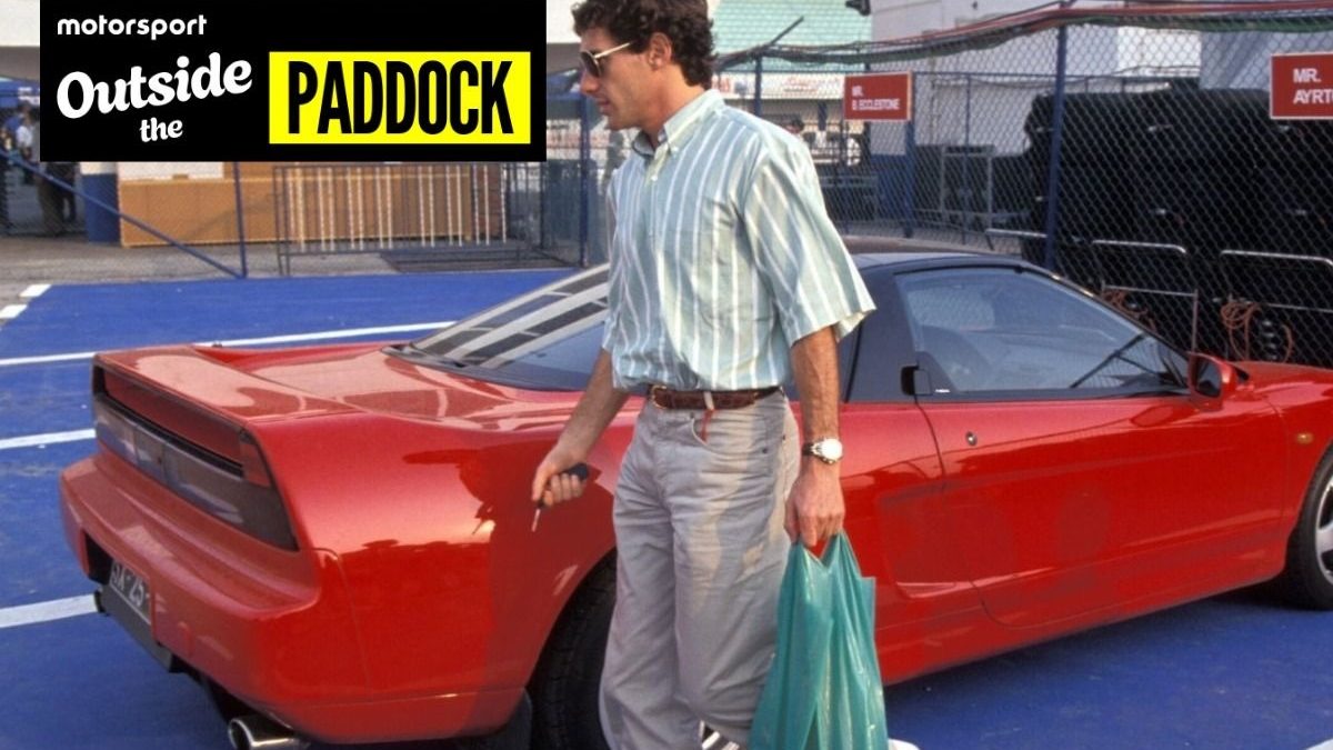 Honda NSX rojo de 1991 de Ayrton Senna expuesto antes de su subasta en Londres