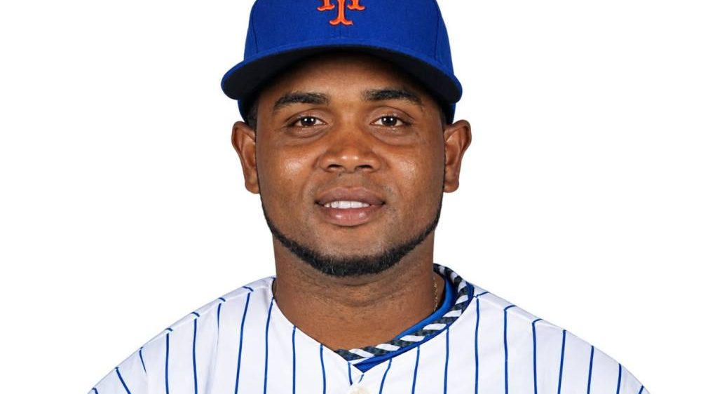 Prospectos dominicanos en sesión de evaluación de béisbol en el Parque José Briceño de Puerto Plata