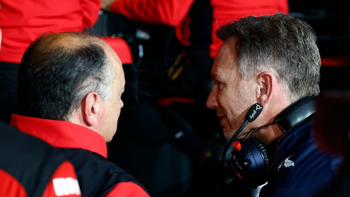 Fred Vasseur, jefe de equipo de Ferrari, en el paddock de Fórmula 1 durante el Gran Premio de Azerbaiyán en Bakú