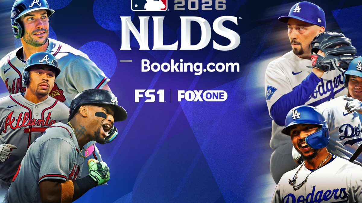Blake Snell lanzando para los Dodgers ante los Braves en el NLDS en Dodger Stadium