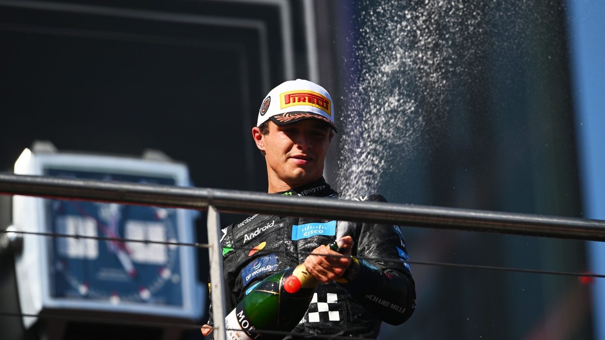 Lando Norris con el McLaren MCL40 en el Gran Premio de Fórmula 1