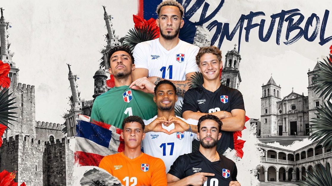 Jugadores de la selección dominicana de fútbol en el Estadio Cibao FC de Santiago de los Caballeros antes del debut en la Liga de Naciones