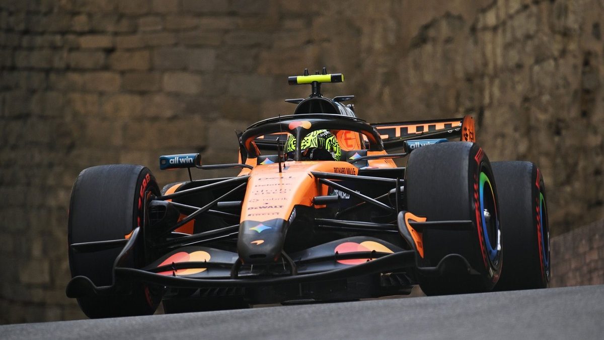 Zak Brown, CEO de McLaren Racing, en el paddock de Fórmula 1