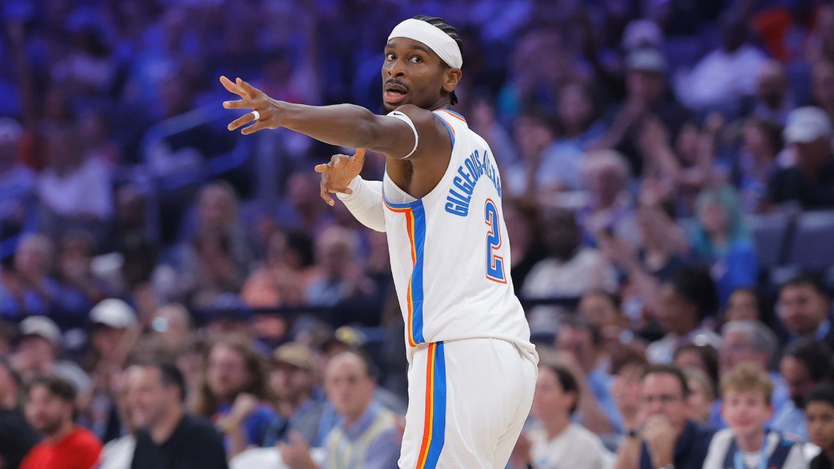 Shai Gilgeous-Alexander con la camiseta de los Oklahoma City Thunder durante un partido de la NBA