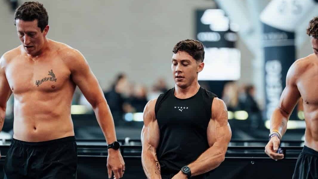 Víctor Gómez compitiendo en la prueba Men Pro de HYROX Boston el 9 de octubre de 2026