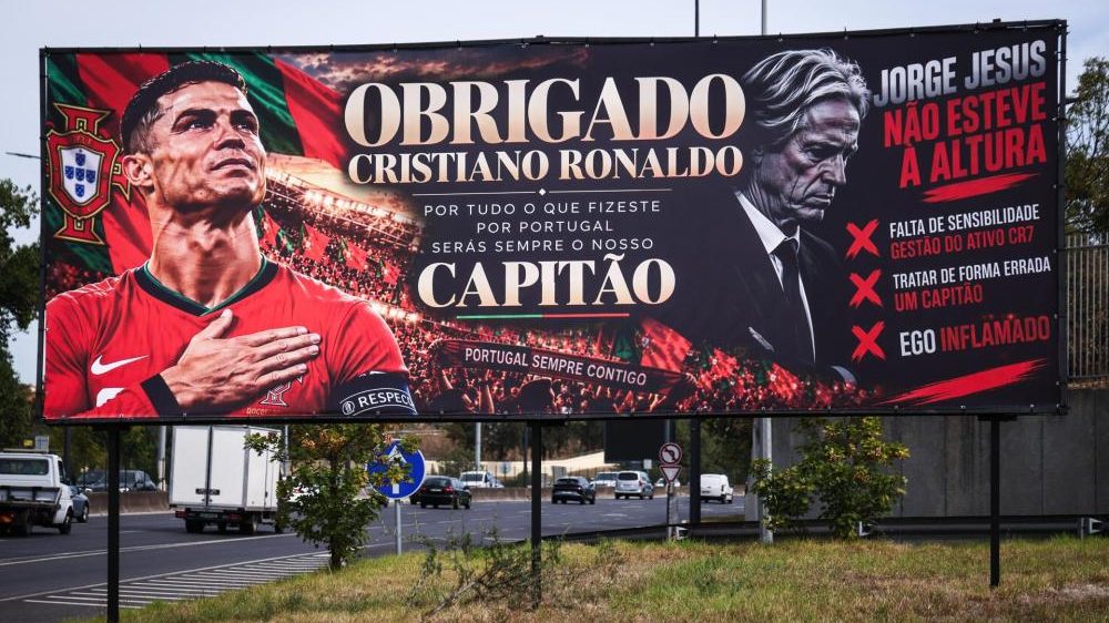 Pancarta en el Estádio da Luz de Lisboa en apoyo a Cristiano Ronaldo como capitán de Portugal