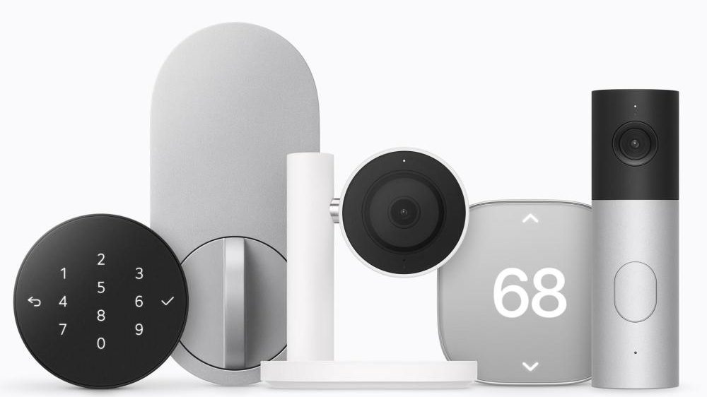 Apple HomeView, primera pantalla inteligente con IA de la compañía, sobre una encimera de cocina junto al HomePod mini 2