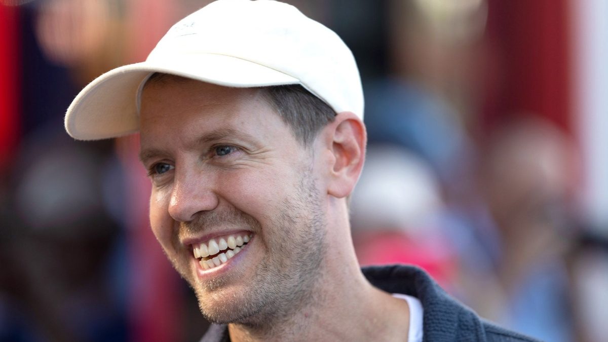 Sebastian Vettel como espectador en el paddock del Gran Premio de Azerbaiyán en el Baku City Circuit