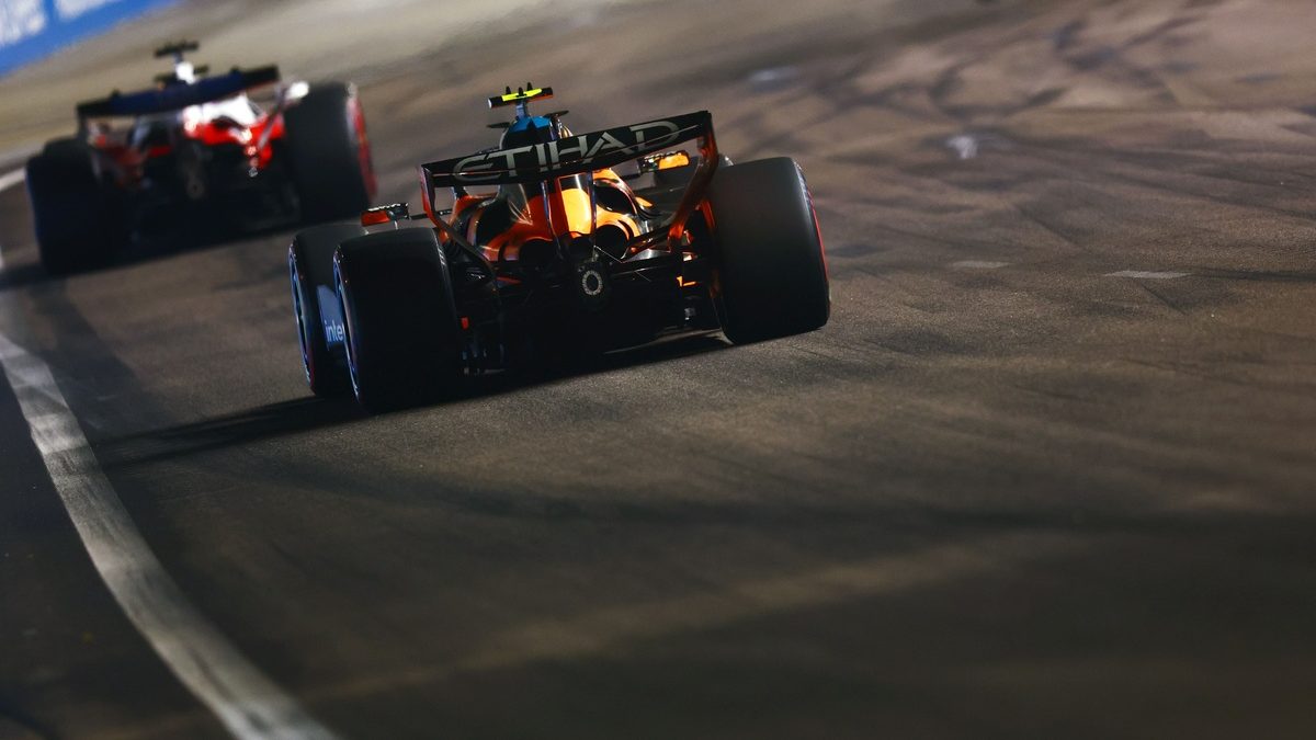 Lando Norris en el circuito urbano de Marina Bay durante el Gran Premio de Singapur de F1 2026