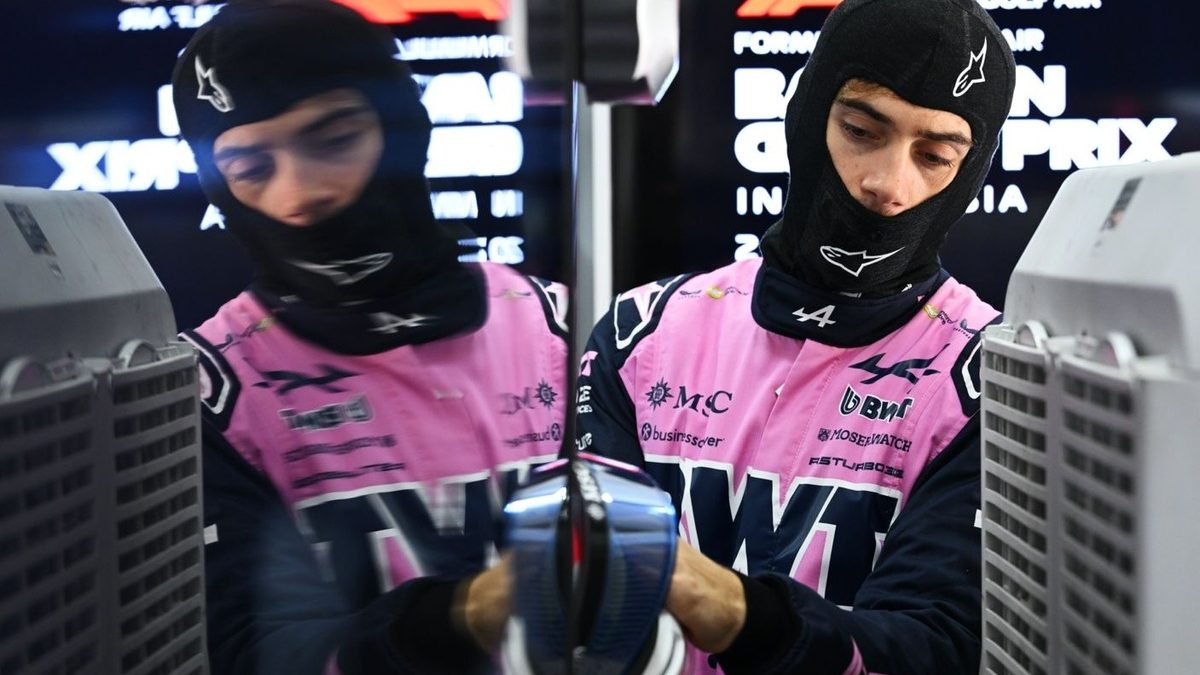 Franco Colapinto al volante del Alpine durante la primera práctica libre en el circuito de Sepang, Malasia