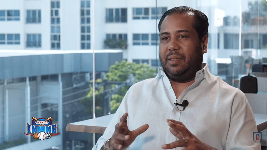 Ricardo Rodríguez, comunicador deportivo dominicano, durante una entrevista en el programa Extrainning