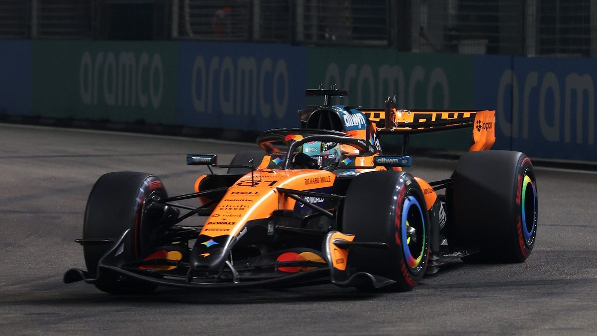 Oscar Piastri en su McLaren durante el Gran Premio de Singapur 2026 en el circuito urbano de Marina Bay