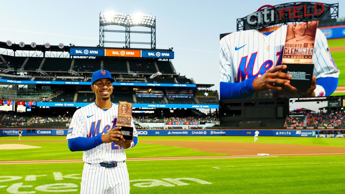 Francisco Lindor, campocorto de los Mets, durante ceremonia del Premio Roberto Clemente en St. Petersburg antes del Juego 3 de la Serie Mundial 2026
