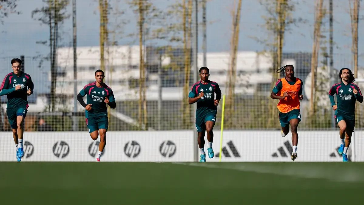 Jugadores del Real Madrid entrenando en Valdebebas en preparación para el Clásico ante el Barcelona