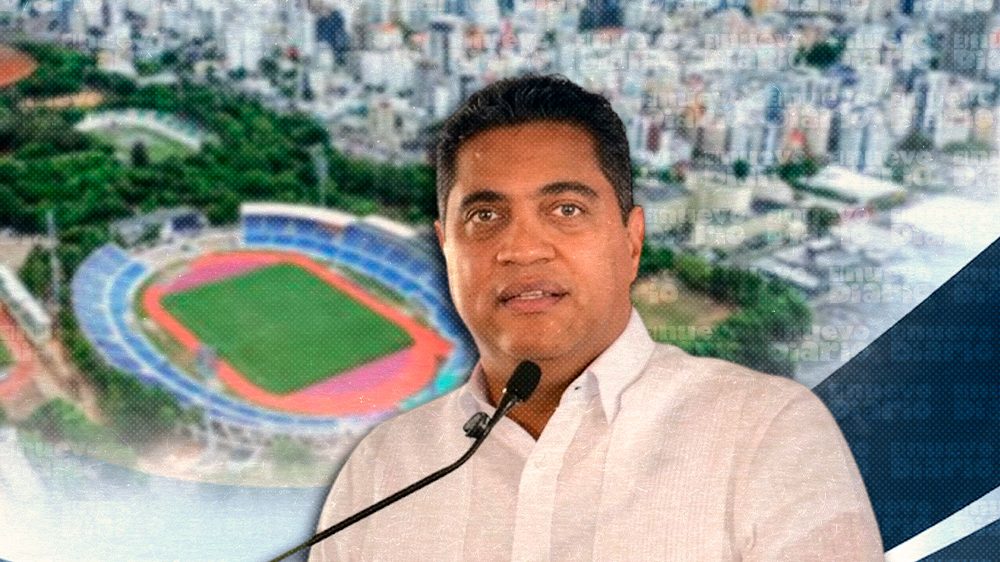 Ministro Kelvin Cruz en rueda de prensa anunciando la prohibición de partidos haitianos en República Dominicana