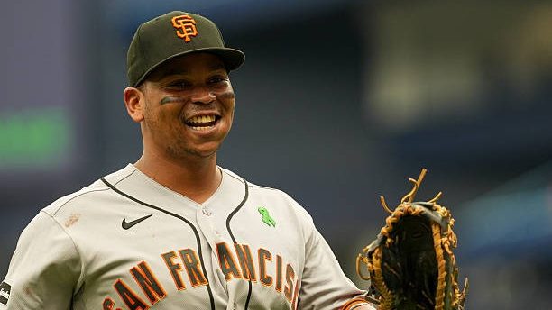 Rafael Devers con el uniforme de los Gigantes de San Francisco durante un partido de MLB en 2026