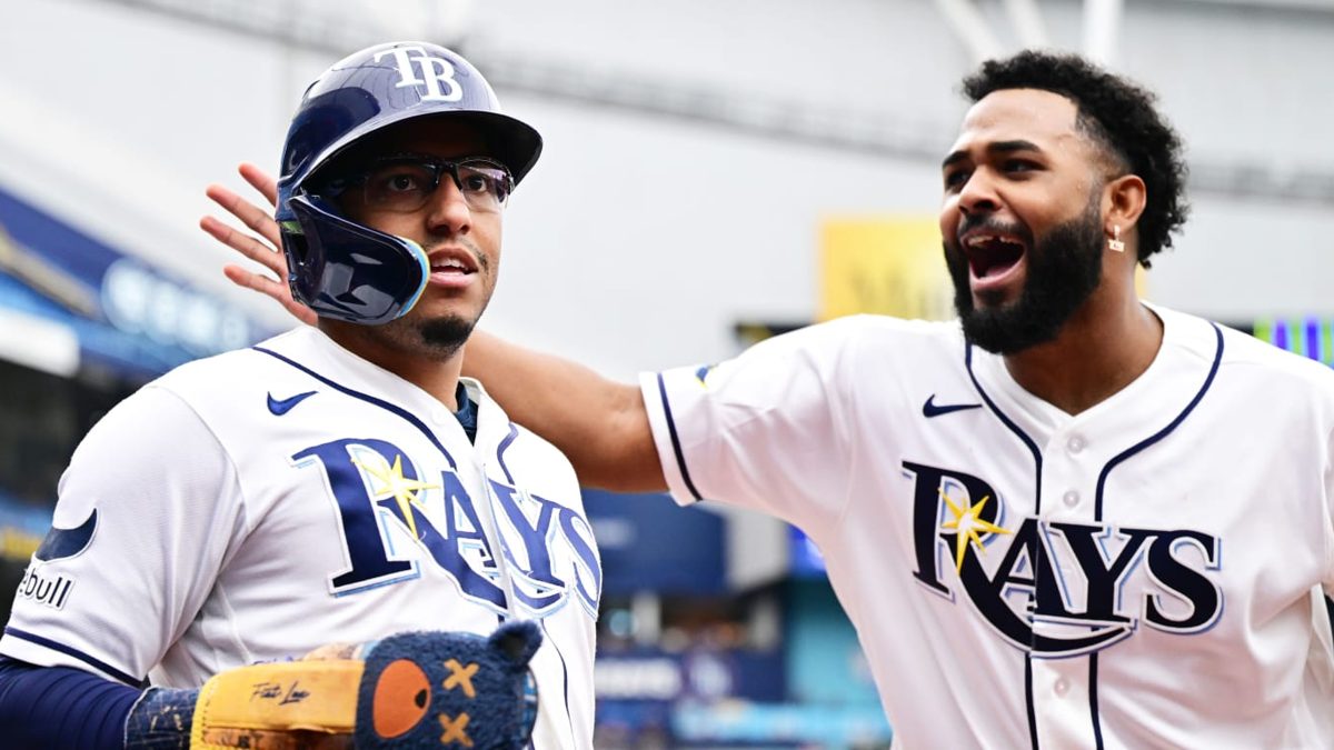 Jugadores de los Tampa Bay Rays celebrando la barrida ante los Athletics en el Tropicana Field