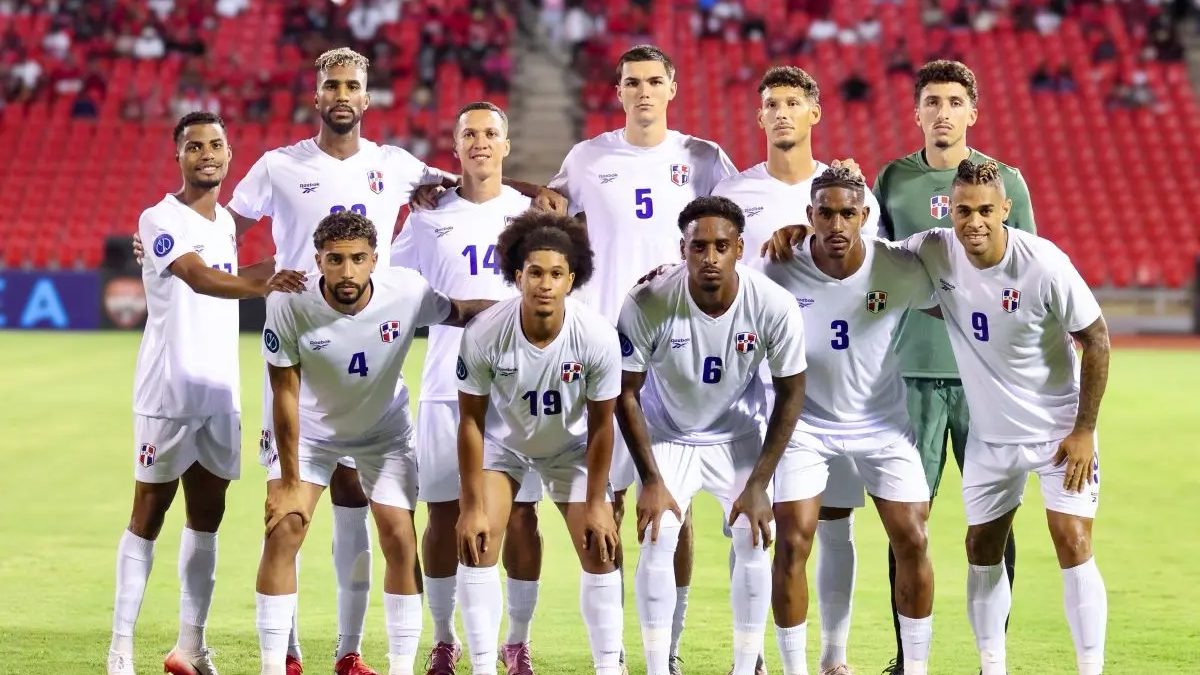 Estadio Olímpico Félix Sánchez lleno durante un partido de la Selección Dominicana de Fútbol