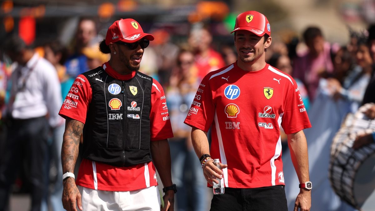 Lewis Hamilton y Charles Leclerc tomando control de las redes sociales de Ferrari durante el GP de Singapur