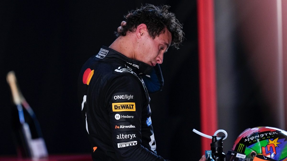 Lando Norris en su McLaren durante el Gran Premio de España 2026 mientras el VSC afecta su estrategia de carrera