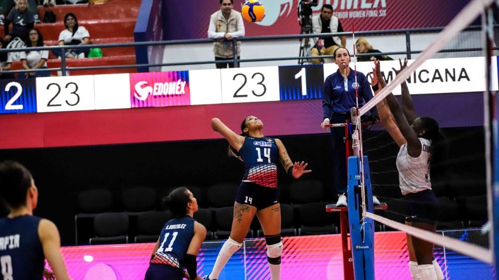Jugadoras dominicanas de voleibol en acción durante el partido ante Estados Unidos en el NORCECA Final Six 2026 en Zinacantepec, México