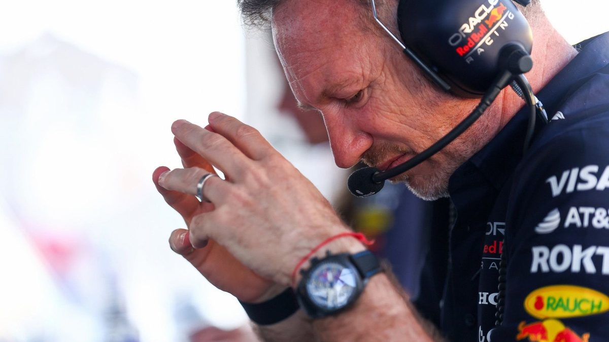 Christian Horner en el muro de boxes de Red Bull Racing durante un Gran Premio de Fórmula 1