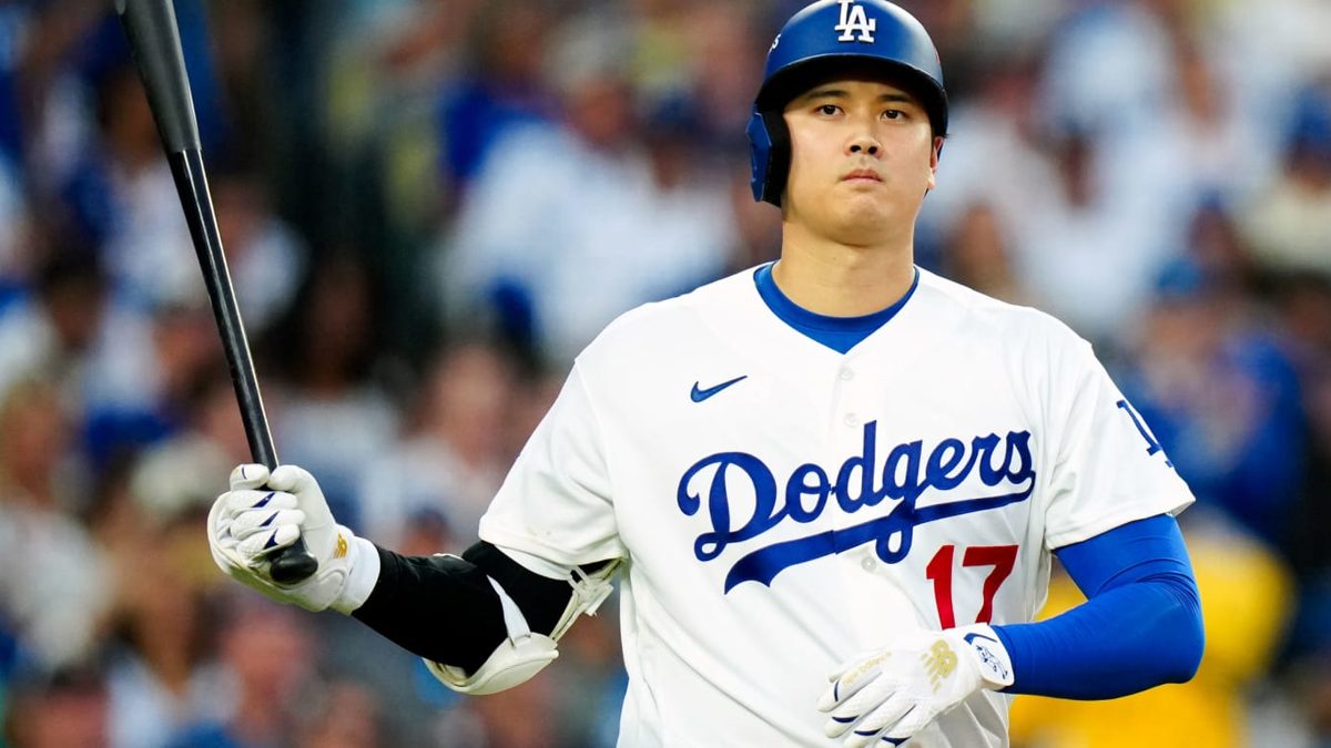 Shohei Ohtani en el plato con el uniforme de los Dodgers durante la NLCS 2026 ante los Brewers