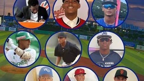 Entrenador dominicano trabajando con prospectos jóvenes en una academia de béisbol