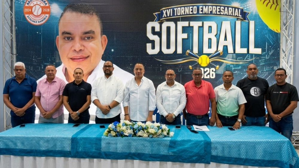 Delegados de los 48 equipos del XVI Torneo de Softbol Empresarial de la provincia Sánchez Ramírez, Cotuí