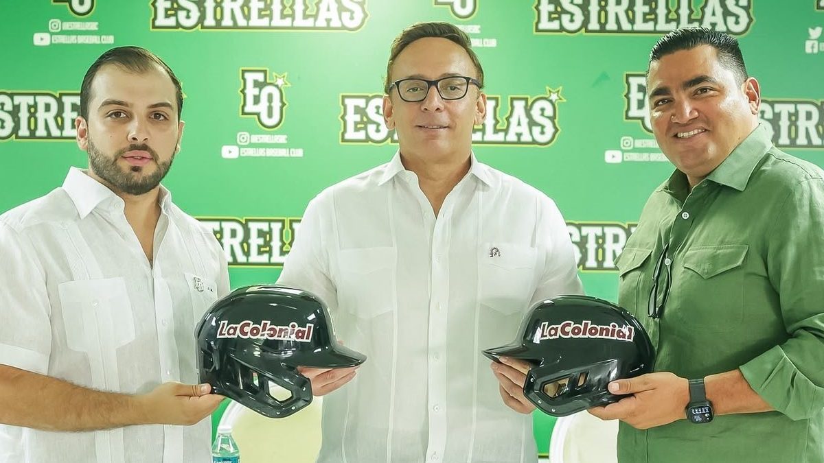 Conferencia de prensa de las Estrellas Orientales en el Estadio Tetelo Vargas para anunciar patrocinadores LIDOM 2026
