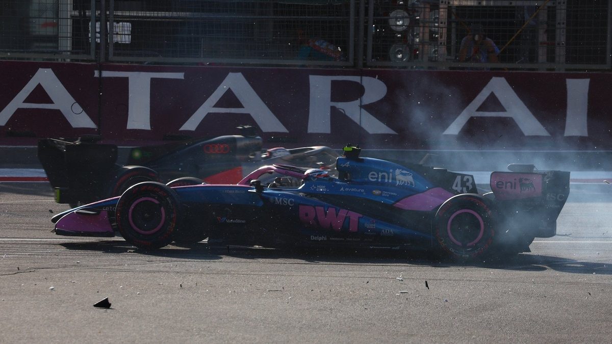 Franco Colapinto con el monoplaza de Alpine y Lando Norris con el McLaren en el Gran Premio de Azerbaiyán 2026