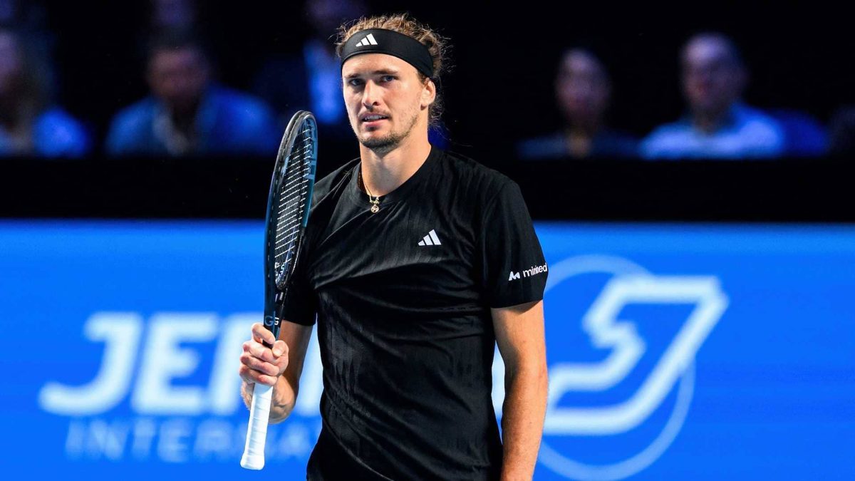 Alexander Zverev celebrando en la pista de tenis tras asegurar el número 1 del ranking ATP en 2026